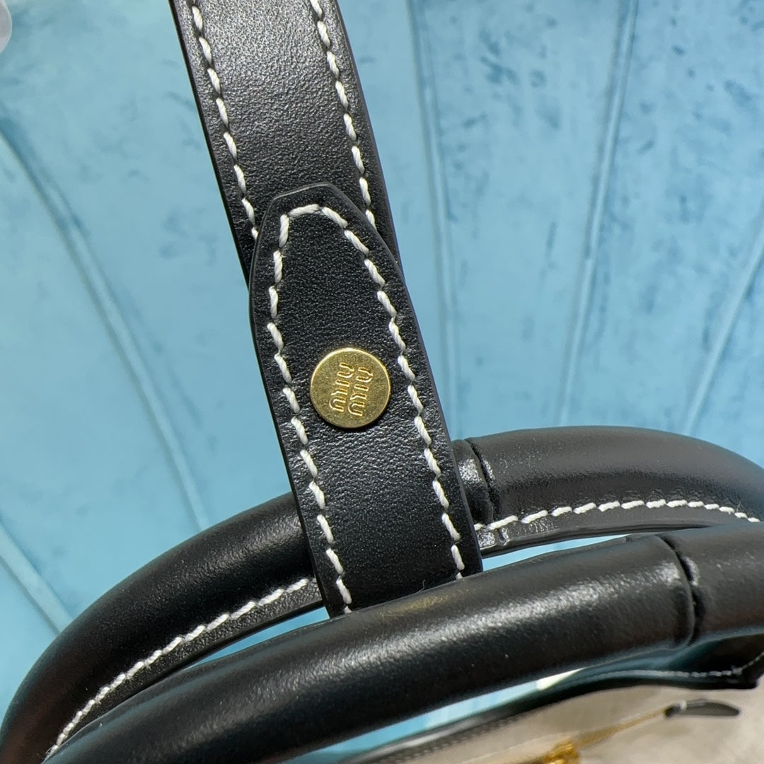 VALORA™ Classic Tote Black