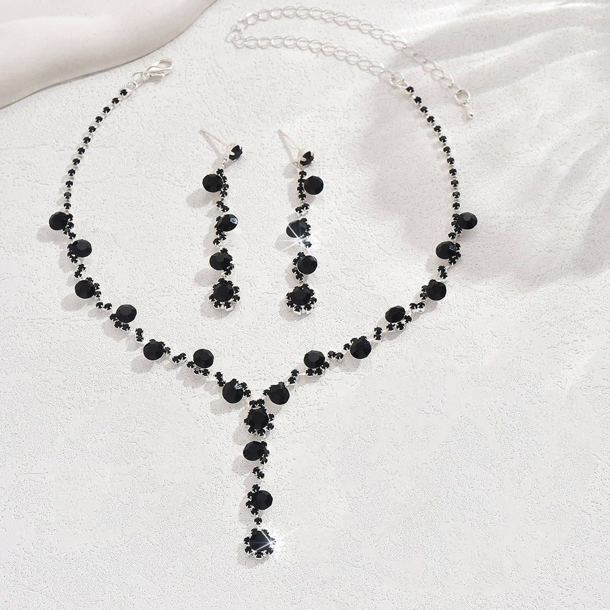 Fashion Crystal Necklace Ear Stud Bracelet Jewelry Accessories
