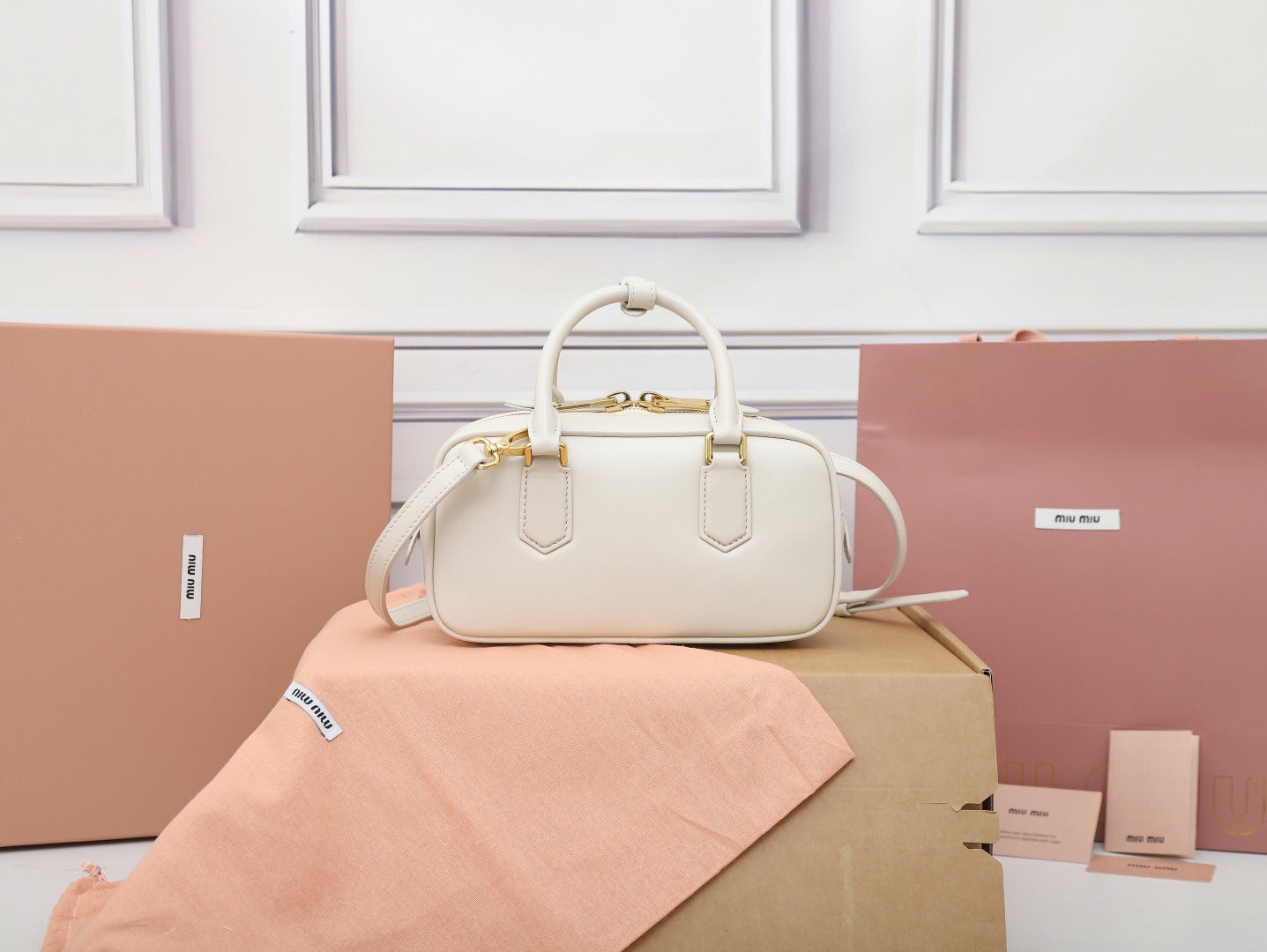 AURORA™ Signature Tote