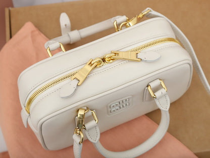 AURORA™ Signature Tote