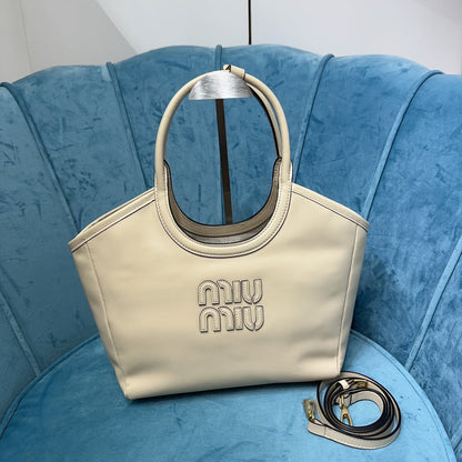 VALORA™ Classic Tote White