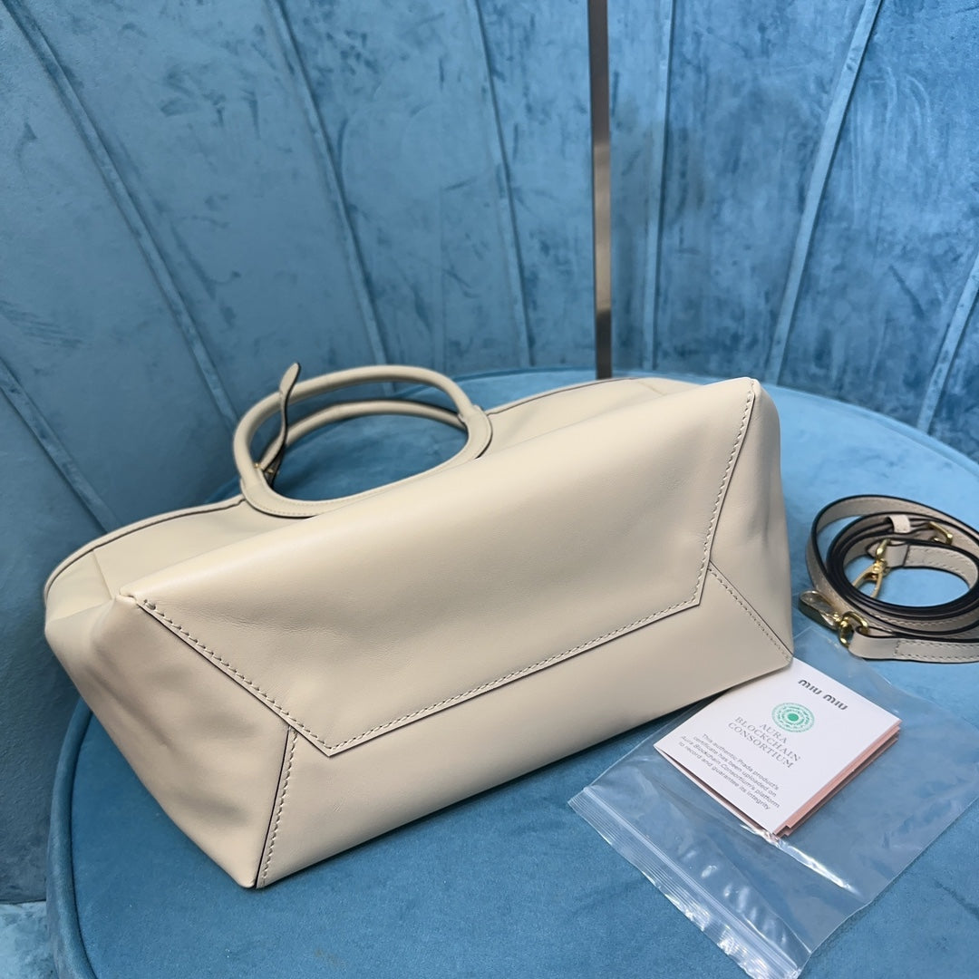 VALORA™ Classic Tote White